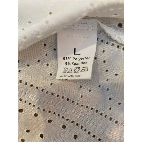 Womens Tank Top Size Large White V Neck with Crochet Border Lightweight New - Picture 9 of 12